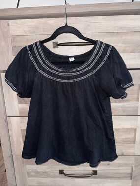 Old Navy Black Scoop Neck Embroidered Women's Tunic
